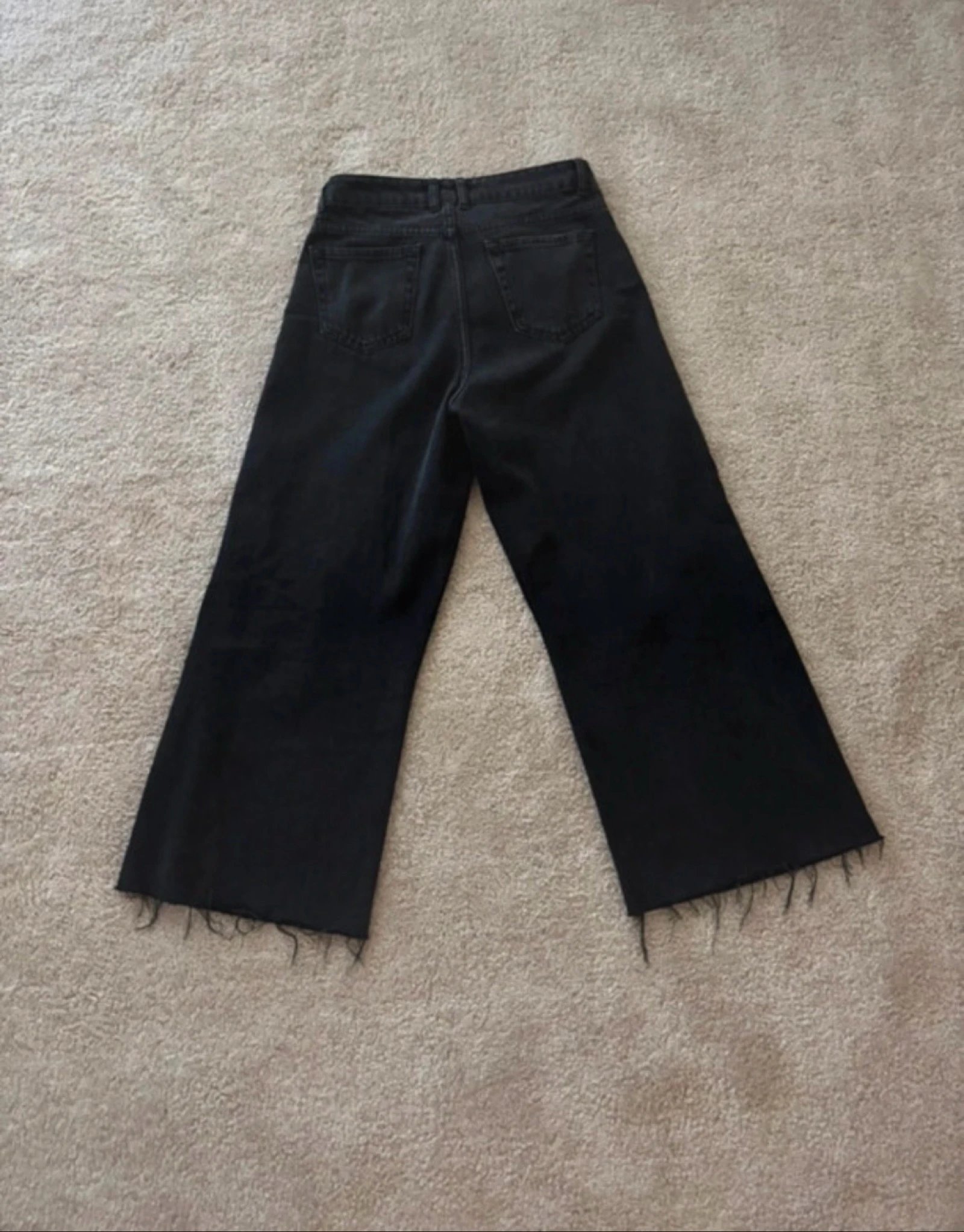 Jean mom noir en denim – photo 3